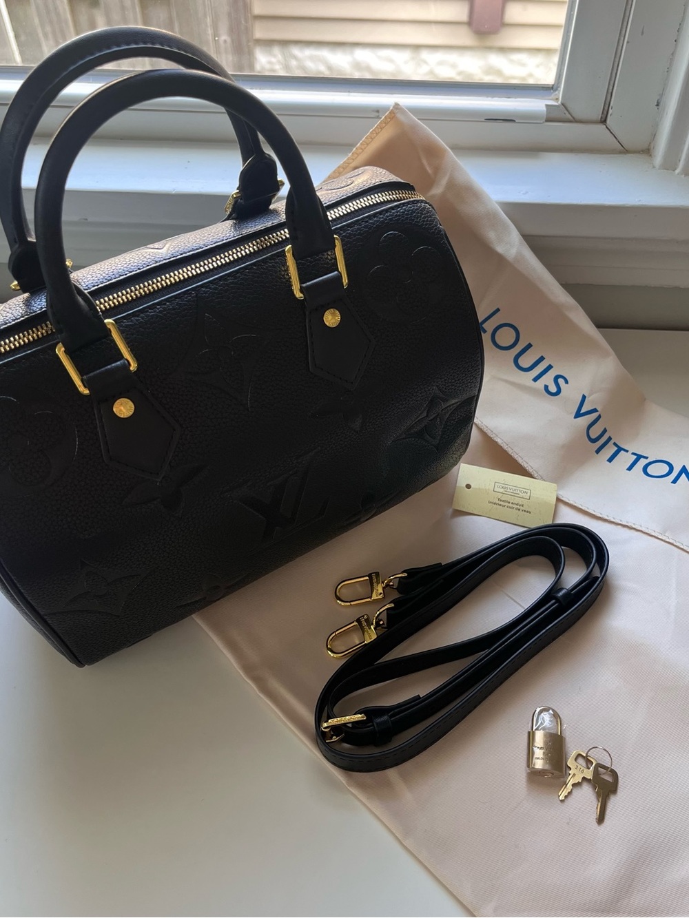 Louis Vuitton Black Speedy Bandoulière 30